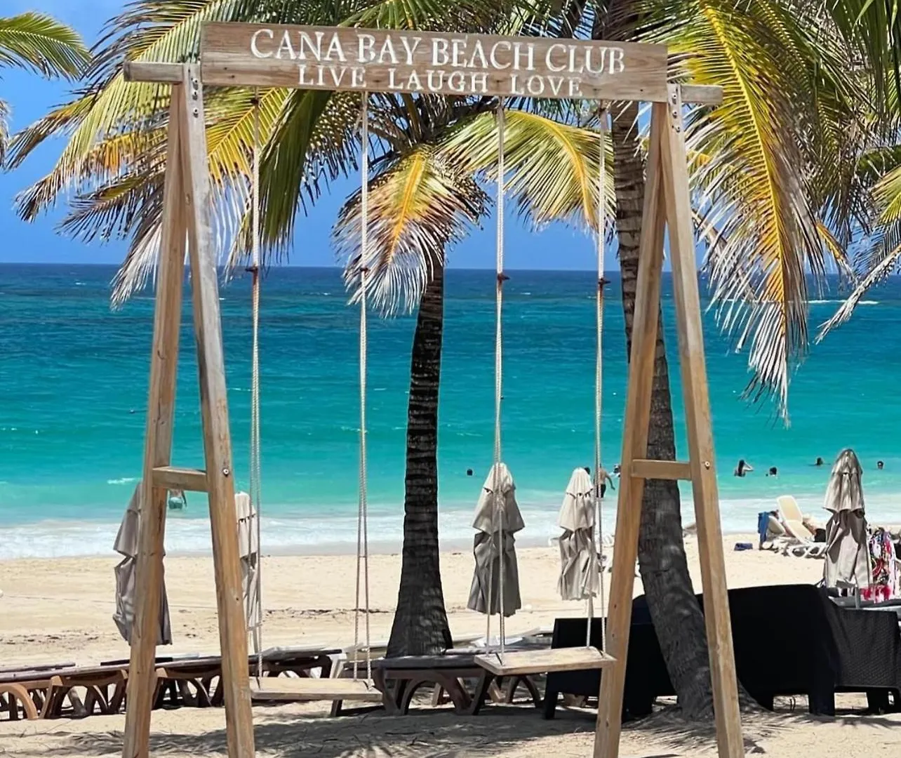 Beachside Oasis: Pool Views and Casino Access Punta Cana